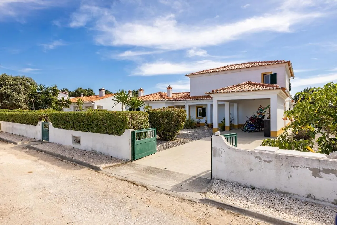 Casa May - Spacious Family Home With Great Outdoors! Aljezur